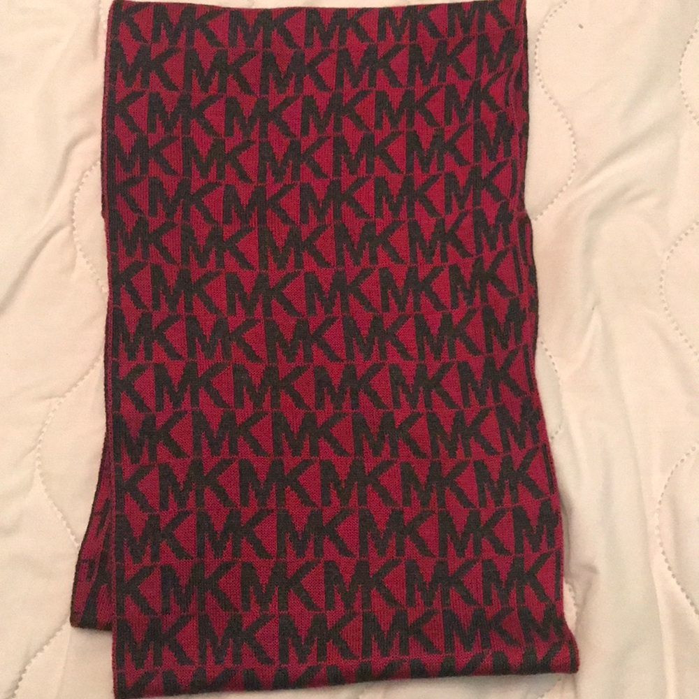 MK Magenta and Gray Monogram Knit Scarf 🧣